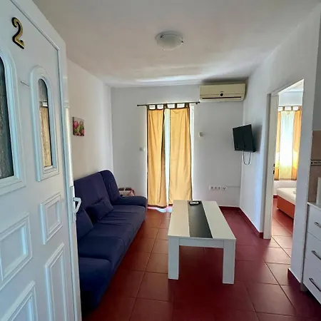Time Out Apartment Tisno