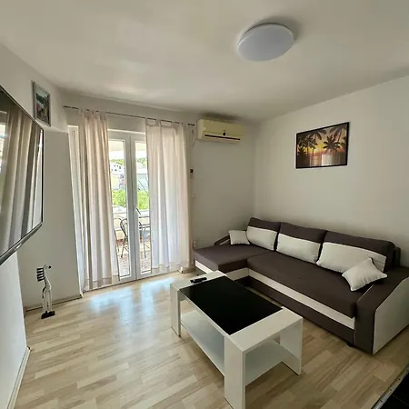 Time Out Apartment