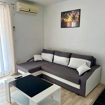 Apartment Time Out *