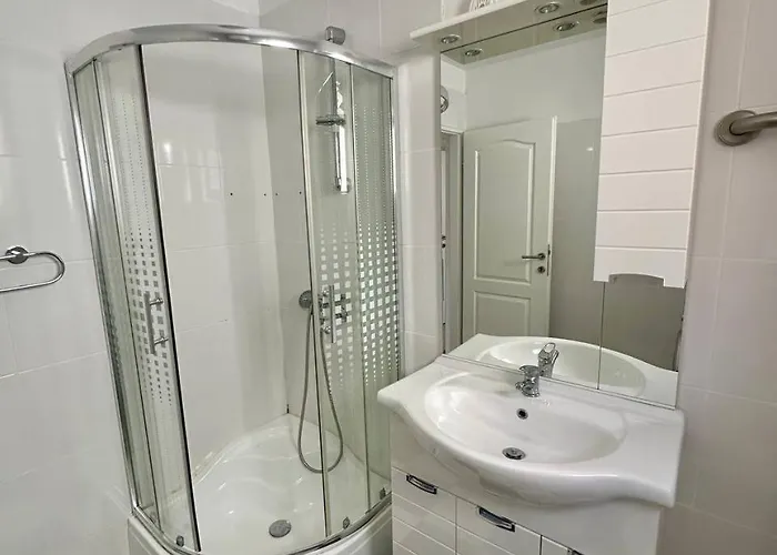 Time Out דירה טיסנו